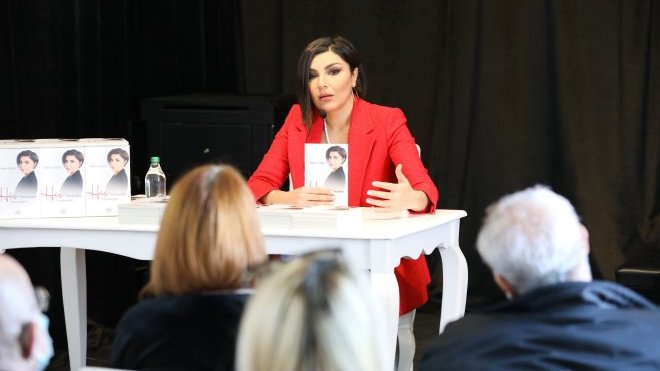 Gazeteci Buket Güler Buca'da okurlarıyla buluştu