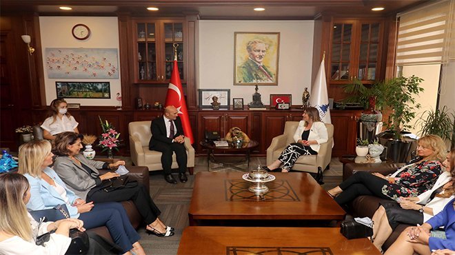 Genç İZİKAD projelerine Soyer’den destek