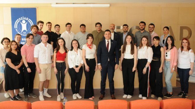 Gençler geleceği, dünyayı ve Türkiye’yi daha iyi değerlendiriyor