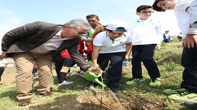 Güzelbahçe Belediyesi’nden Ağaç Dikim Seferberliği