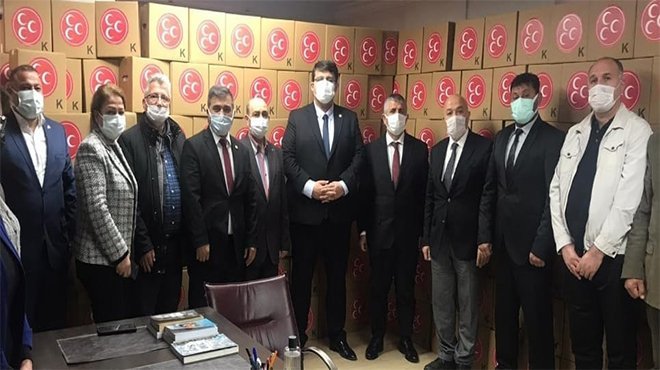 Her kapıyı Çalıyor, Her gönle Giriyoruz
