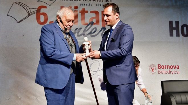 Homeros’un kentinde kitap rüzgârı