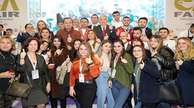 HORECA Fair'de ünlülerden zeytinyağı çıkarması