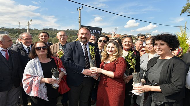İlk Kadın Muhtar Gül Esin’in ismi parkta yaşayacak