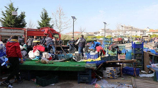 Başkan İnce pazar alanına giderek vatandaşları ve esnafı ziyaret etti