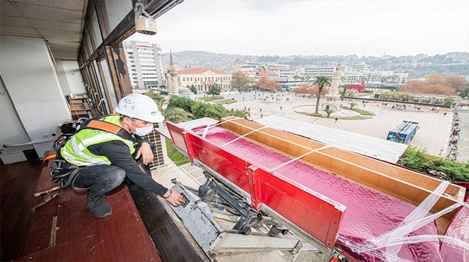 İzmir Büyükşehir Belediyesi Ana Hizmet Binası boşaltılıyor