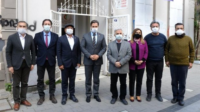 İzmir CHP’den sağlık çalışanlarına tam destek