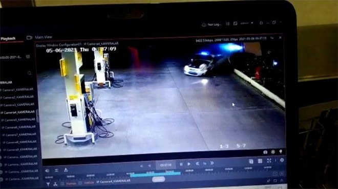 İzmir'de 100 km'lik polis kovalaması benzinlikte sona erdi