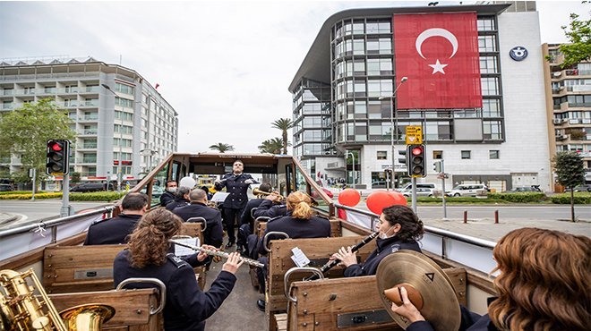İzmir’de 23 Nisan coşkusu başladı