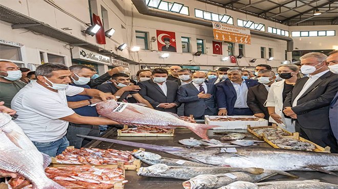 İzmir’de balık sezonu açıldı