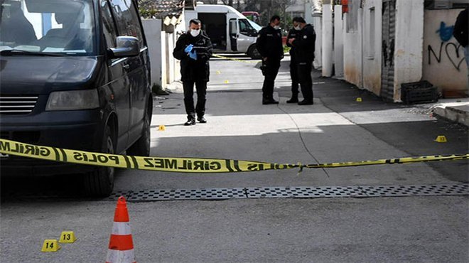 İzmir'de iki kardeş husumetlilerini vurdu
