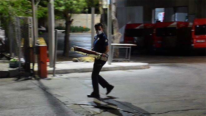 İzmir'de Kargo paketindeki havalı tüfek ateş aldı