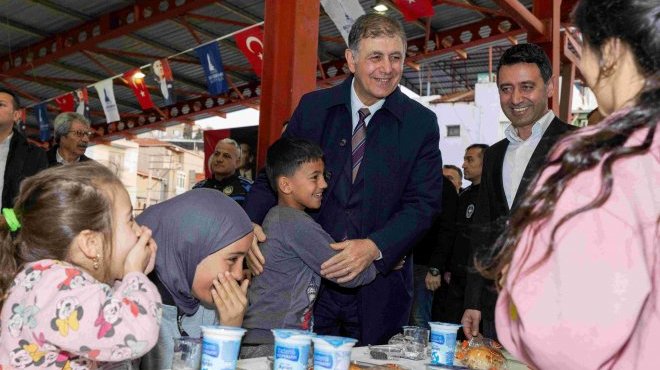 İZMİR’DE RAMAZAN SOFRALARI BÜYÜYOR, DESTEKLER ARTIYOR