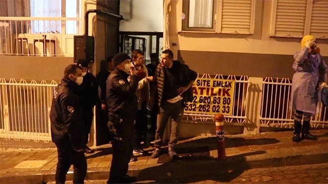 İzmir'de yakayı ele veren hırsızlar ev sahibini bıçakladı