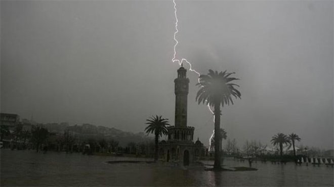 İZMİR'E SAĞANAK YAĞMUR GELİYOR
