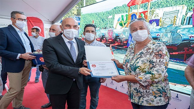 İzmir küllerinden doğuyor