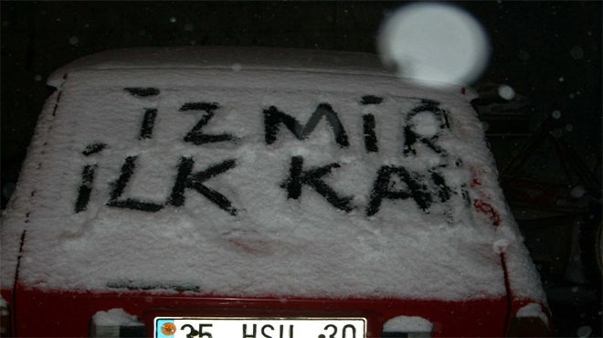 İzmir merkeze ilk kar yağdı
