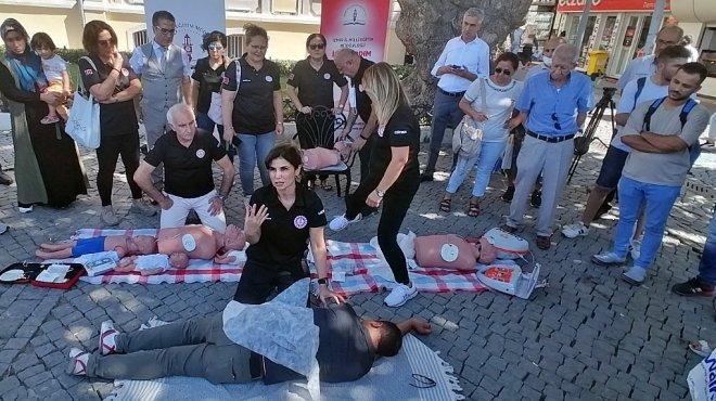  İZMİR MİLLİ EĞİTİM’DEN ‘DÜNYA İLK YARDIM GÜNÜ’ ETKİNLİĞİ