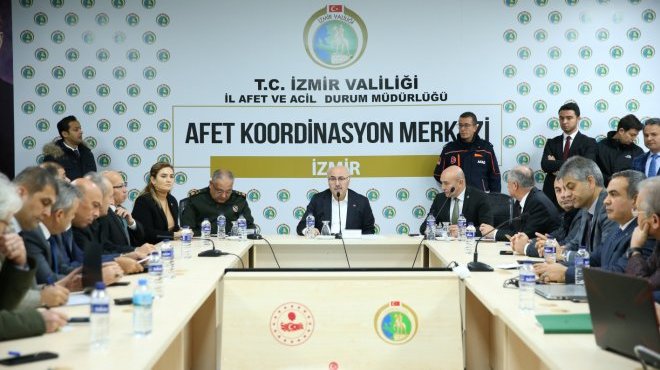 İZMİR VALİLİĞİ'NDE YARDIM KOORDİNASYON TOPLANTISI...