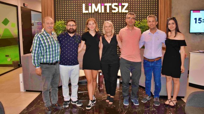 İzmirli Selin Aşıkiraz YKS Eşit Ağırlık Türkiye birincisi oldu