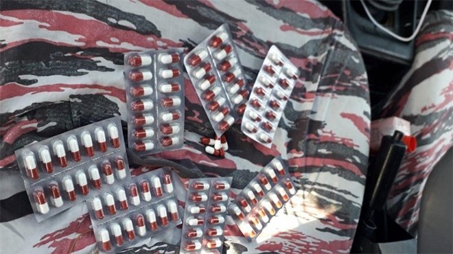 Jandarma'dan Menderes'te uyuşturucu tacirine operasyon