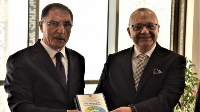 Kamu Baş Denetçisi Şeref Malkoç Manisa'da
