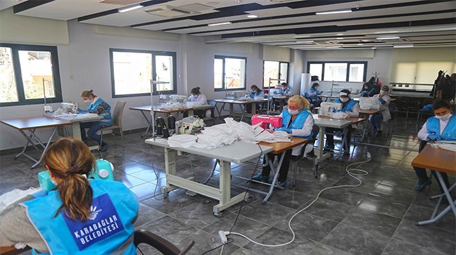 Karabağlar Belediyesi maske üretiyor