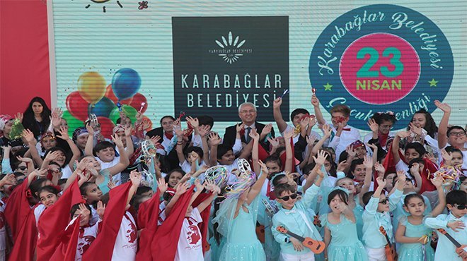 Karabağlar'da 23 Nisan coşkusu dinmiyor