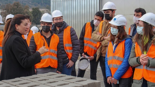 Karşıyaka Belediyesi geleceğin inşaat mühendislerini ağırladı
