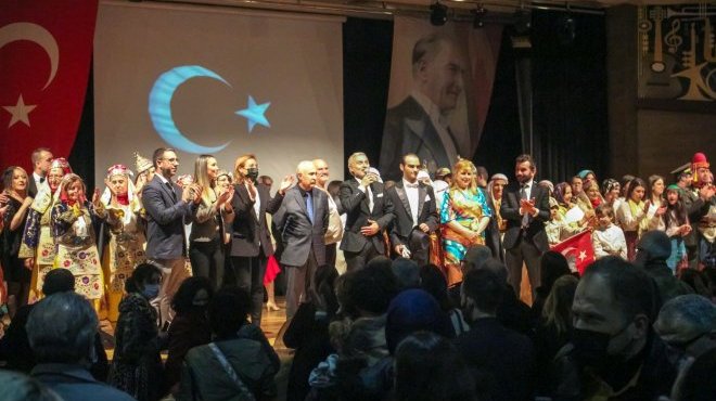 Karşıyaka’da ‘Bir Ulusun Doğuşu’ canlandırıldı