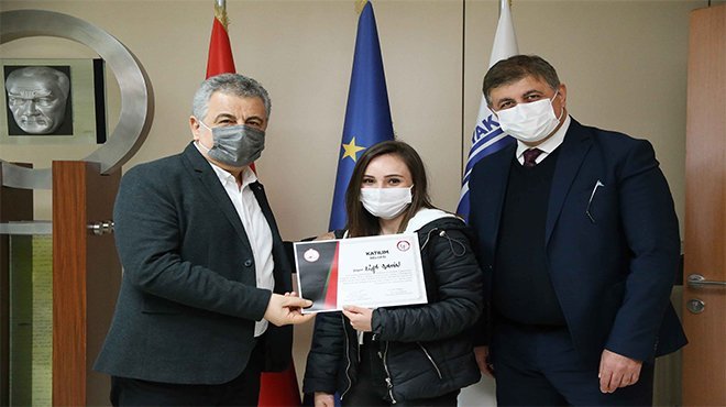 Karşıyaka’da eczane destek personeli yetişiyor