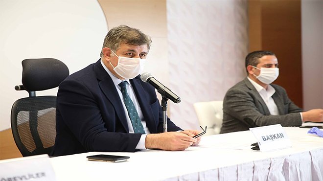 Karşıyaka’da pazar yerlerine özel müdürlük