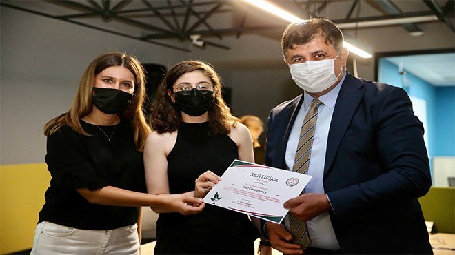 Karşıyaka Kolektif girişimcileri imzalarını attılar