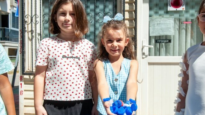 Karşıyakalı çocuklardan “Mavi Kapak” projesine tam destek