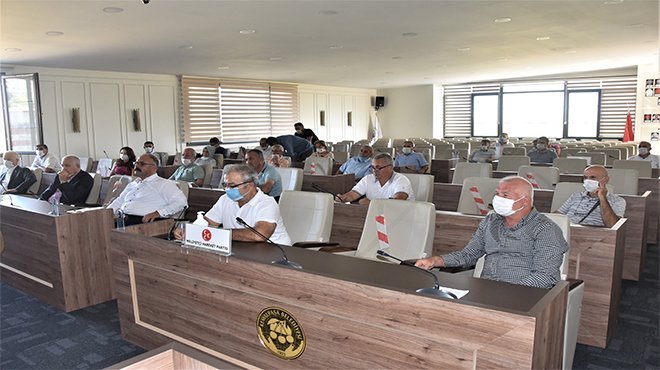 Kemalpaşa’da birimler 500 günü özetledi