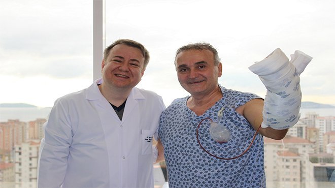 Kesilir Denilen Parmağı Türk Doktorlar Kurtardı 
