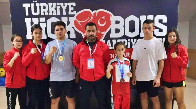  KİCKBOKSCU ÖĞRENCİLERİN BAŞARISI GURURLANDIRDI