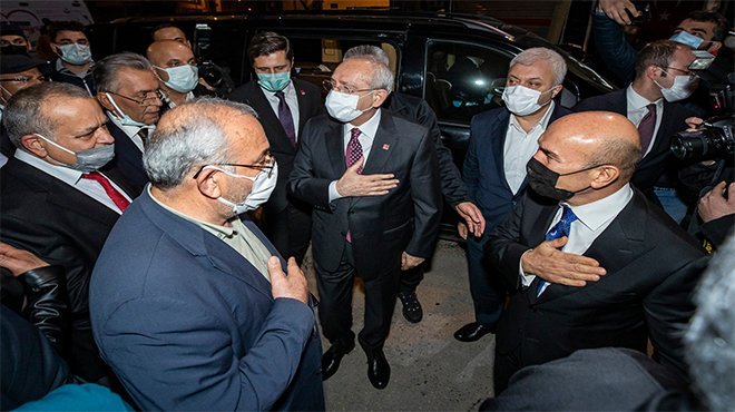 Kılıçdaroğlu ve Soyer şehit ailesini ziyaret etti