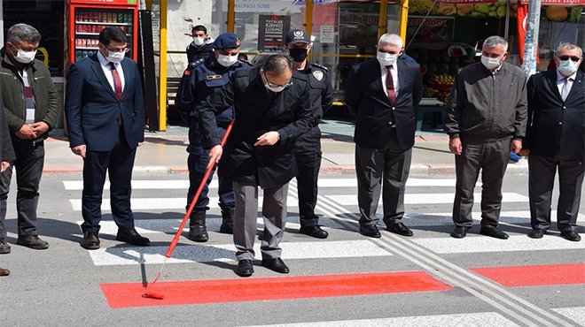  Kırmızı çizgi uygulamasına Kemalpaşa'da katıldı