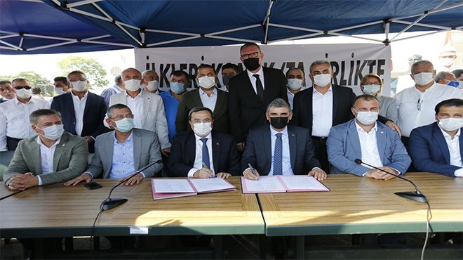 Konak Belediyesi’nden Türkiye’ye örnek sözleşme