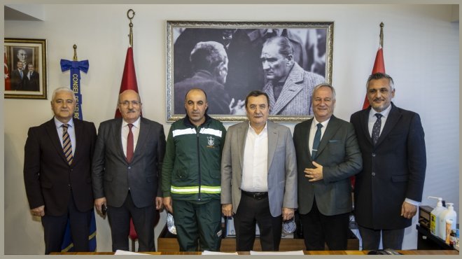KONAK’IN ÖRNEK PERSONELİNE BAŞKAN BATUR’DAN TEŞEKKÜR