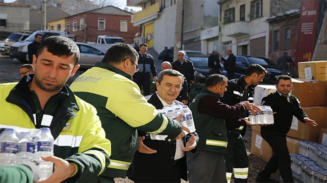 Konak'ın yardım tırı Elazığ’a yola çıktı