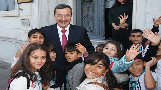 Konak’taki okullara dip bucak dezenfekte