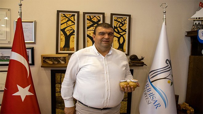 Kurutulmuş mandalina fıstık ezmesiyle buluştu