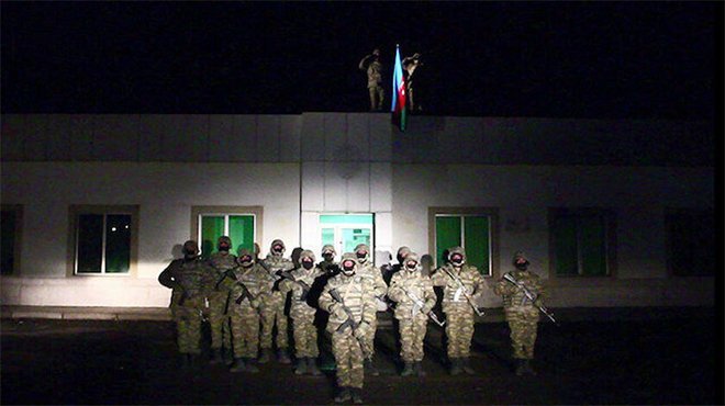 Laçın’a Azerbaycan bayrağı dikildi