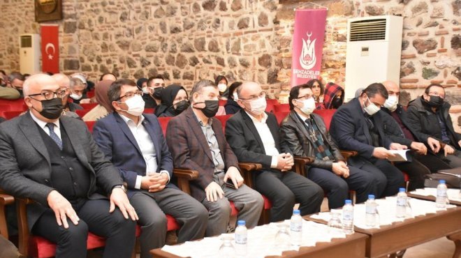 Manisa’nın Manevi Mimarı konferansla anıldı 
