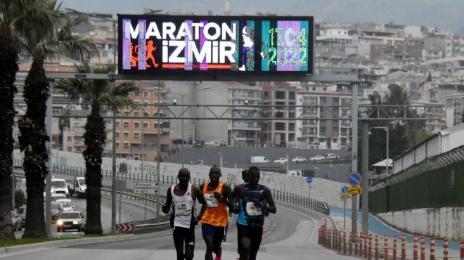 Maraton İzmir’de yeniden rekor