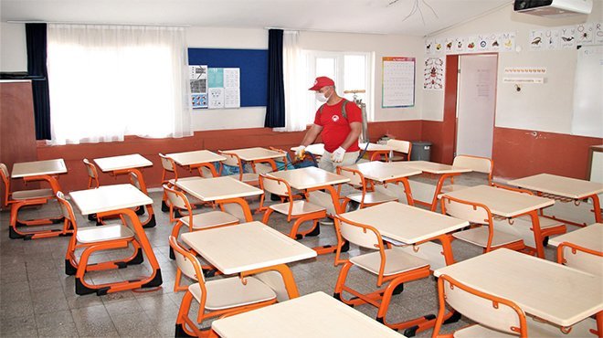 Menderes’te Okullar Dezenfekte Edildi