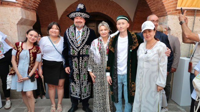 Menemen’de festival coşkusu “Hemhal” ile başladı