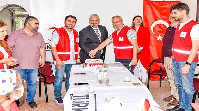 Menemen Türk Kızılay'ına yıldönümü ziyareti